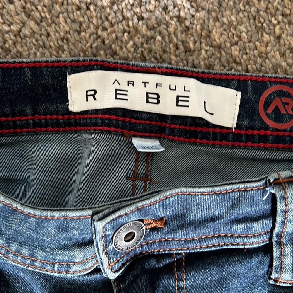 Blue Jeans - Picture 2 of 5